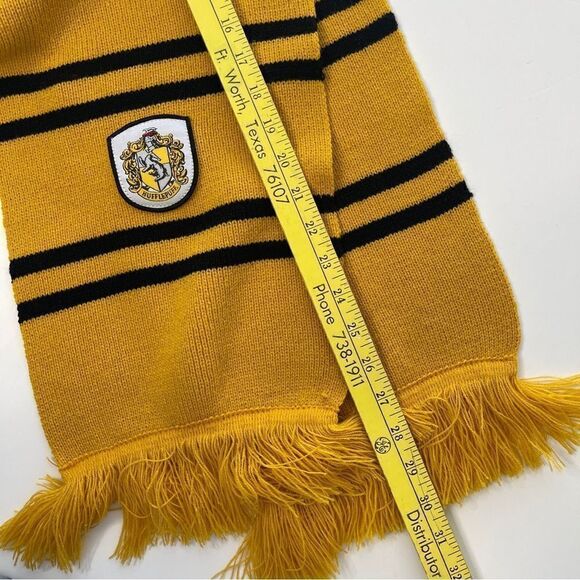 Harry Potter Gold and Black Hufflepuff Neckscarf - Picture 2 of 6